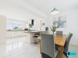 Kitchen/Diner - click for photo gallery